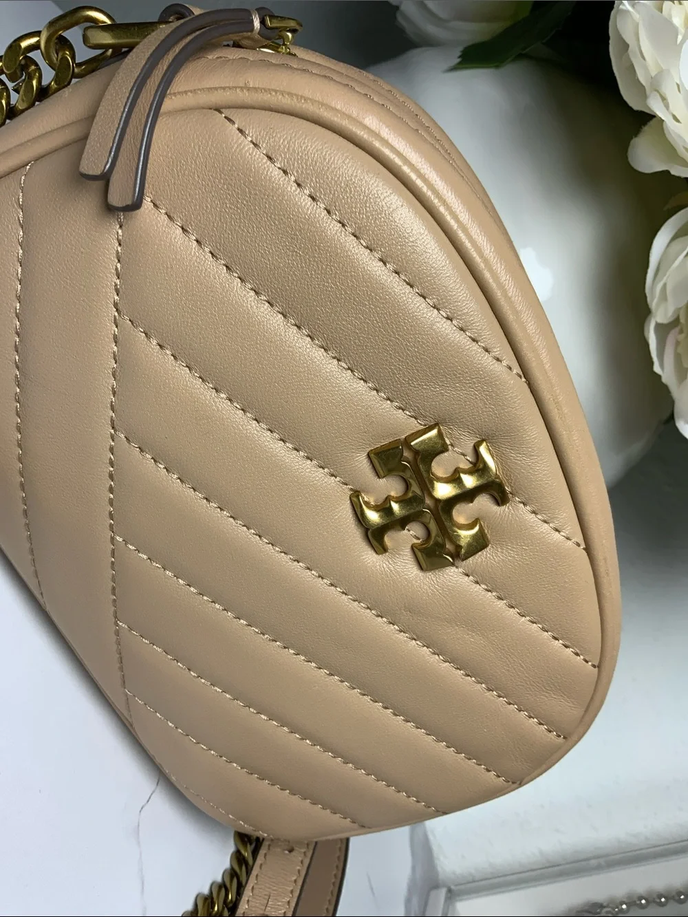 Tory Burch Quilted Camera Crossbody in Light Beige with Gold Hardware